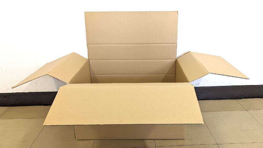 多罫線段ボール　組み立て済み　全体像